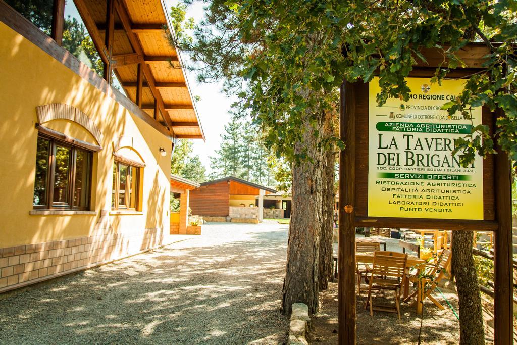 Hotel La Taverna Dei Briganti Cotronei Exteriér fotografie